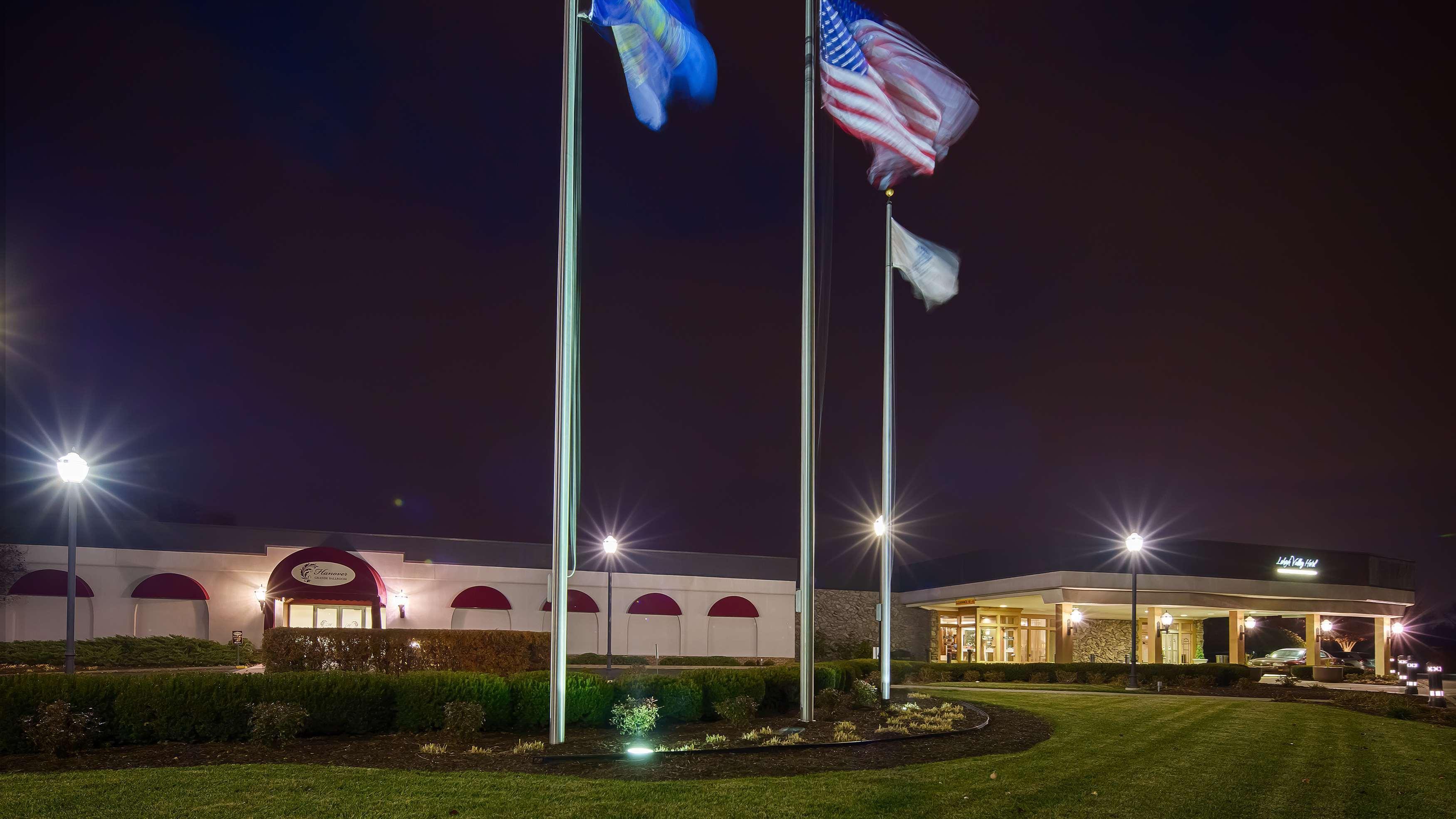Surestay Plus Hotel By Best Western Lehigh Valley Bethlehem Bagian luar foto