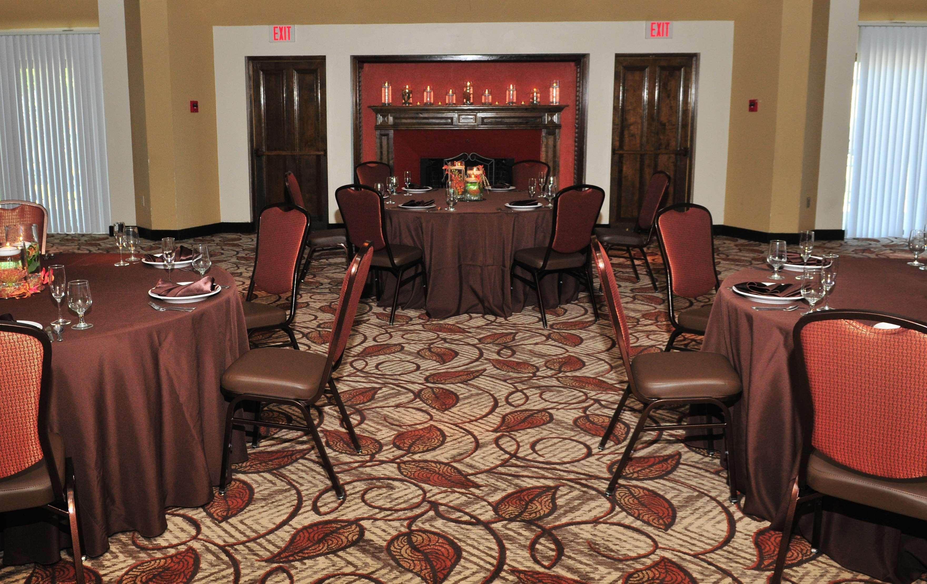 Surestay Plus Hotel By Best Western Lehigh Valley Bethlehem Bagian luar foto