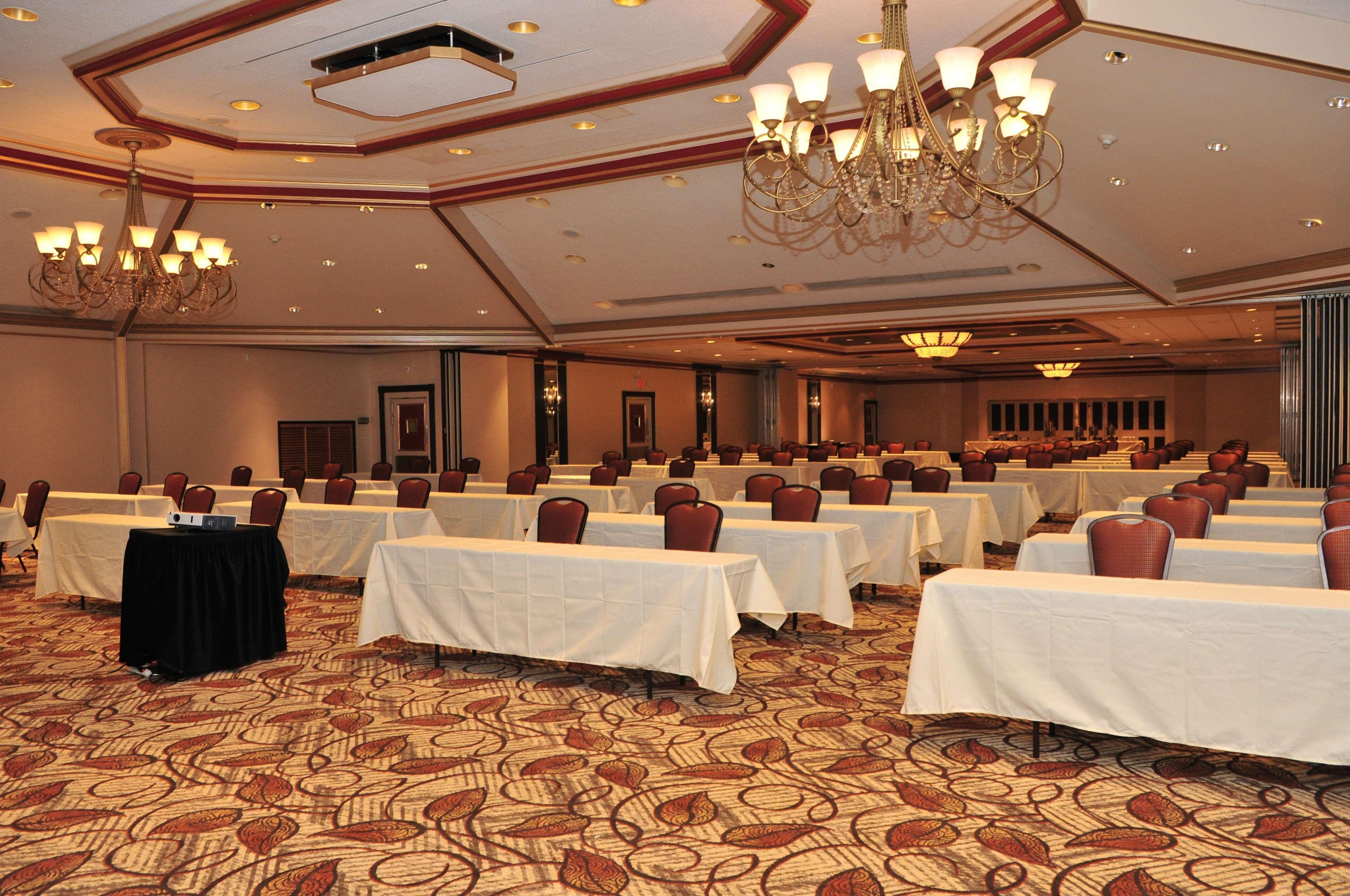 Surestay Plus Hotel By Best Western Lehigh Valley Bethlehem Bagian luar foto