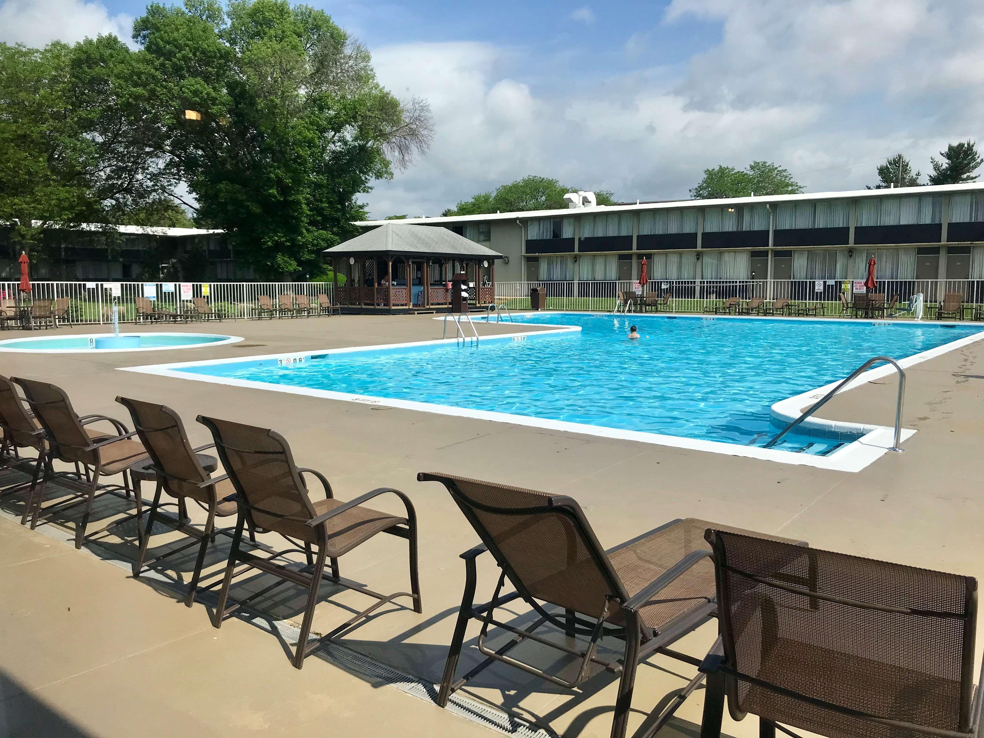 Surestay Plus Hotel By Best Western Lehigh Valley Bethlehem Bagian luar foto