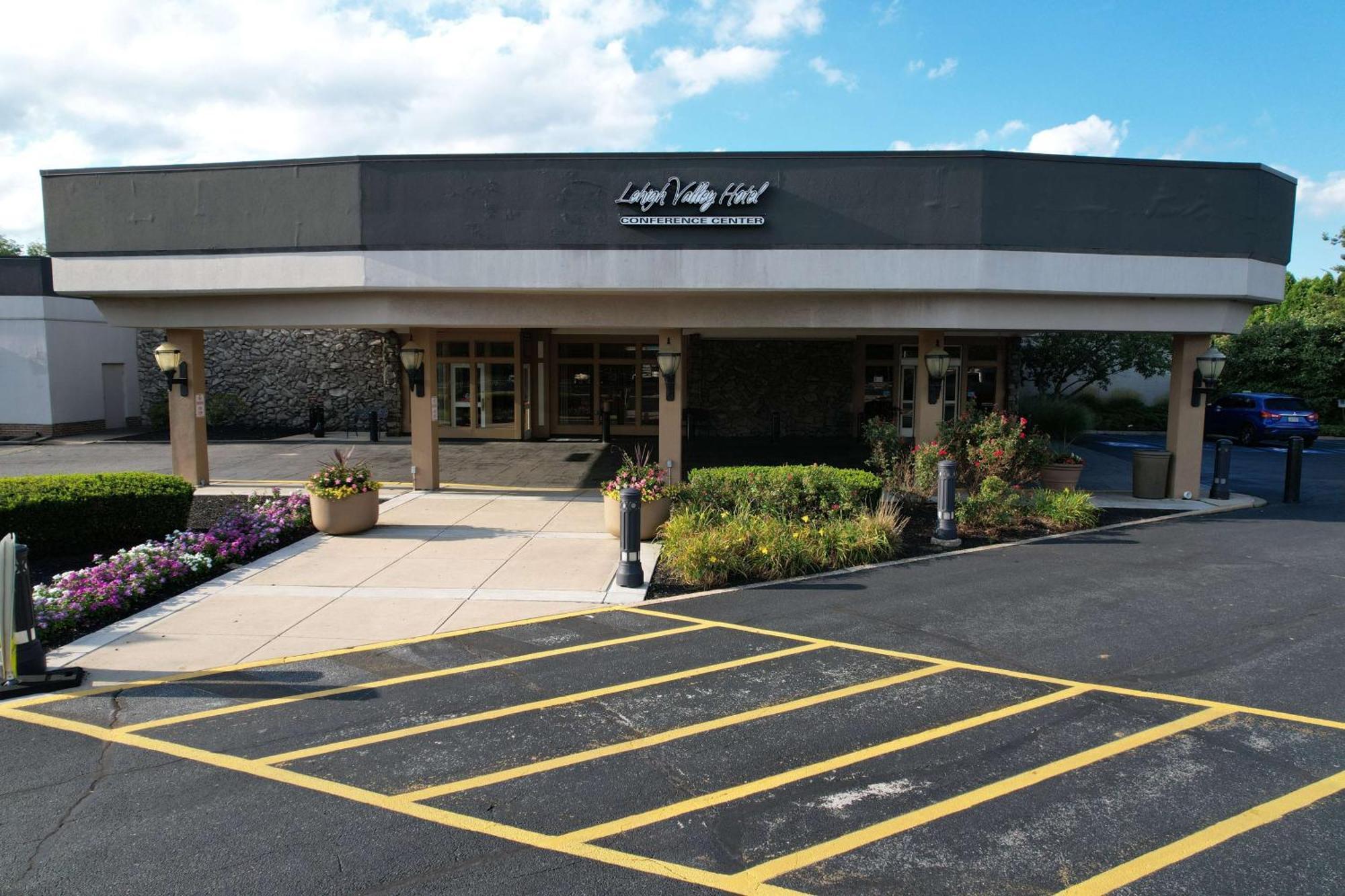 Surestay Plus Hotel By Best Western Lehigh Valley Bethlehem Bagian luar foto